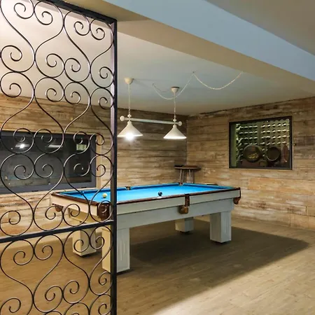 فيلة Charming In With Shared Pool