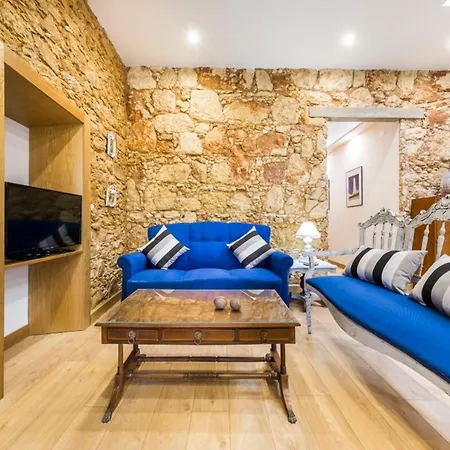 Charming In With Shared Pool Quelfes