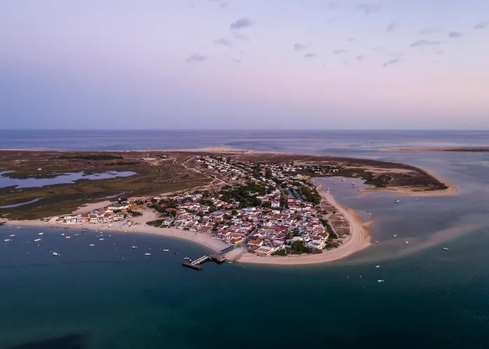 Charming In With Shared Pool * Quelfes