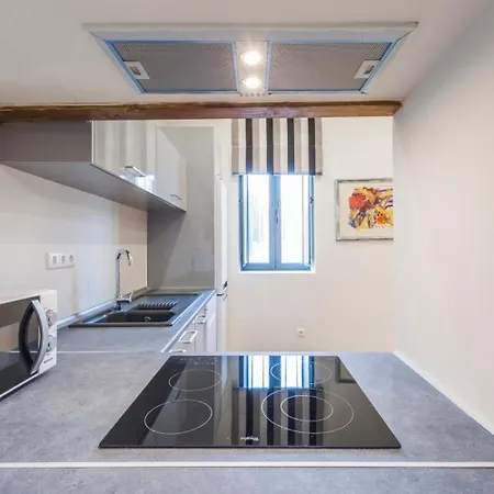 Villa Charming In With Shared Pool